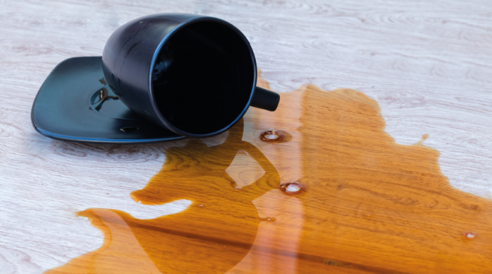 Odporúčania, ako vyčistiť rôzne znečistenia na podlahách EGGER