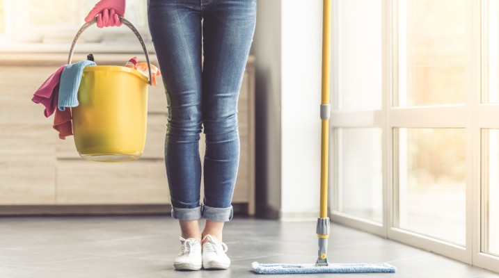 Ako čistiť a udržiavať podlahu, aby si dlho udržala krásny vzhľad